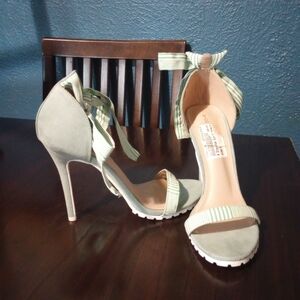 Shoe Republic LA Rhonda Mint Ankle Tie Heels with Grip Rubber Soles Size 9